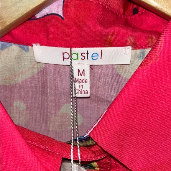 NWT Pastel Colorful Graphic Shirt with Fringe Sleeves Size Medium Set of Two - Picture 3 of 12